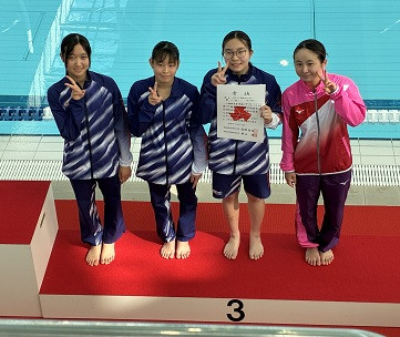 女子rリレー3位
